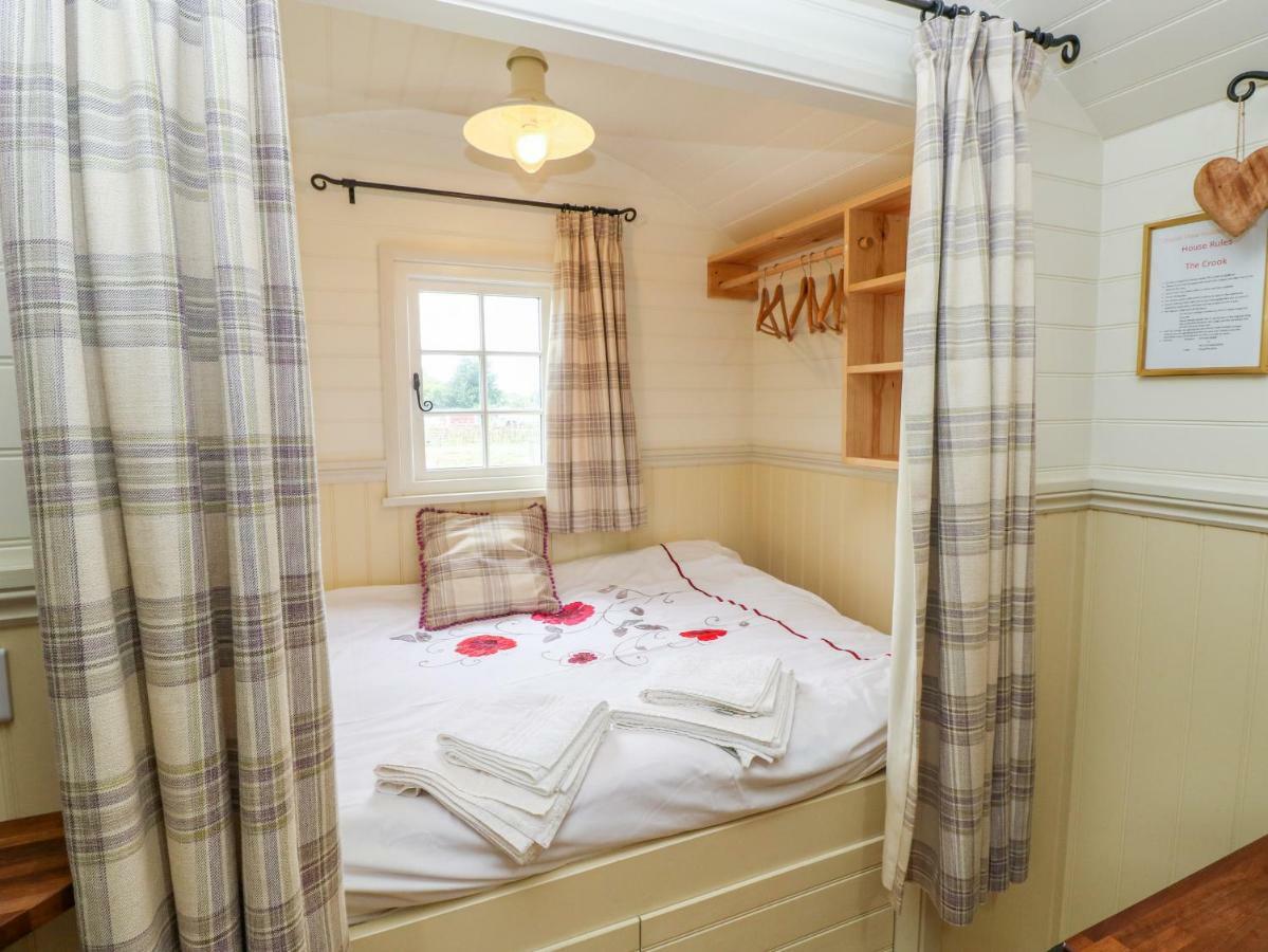 Shepherds Hut - The Crook Milford Haven Bagian luar foto