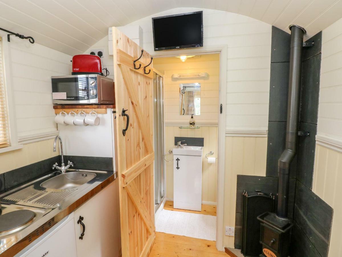 Shepherds Hut - The Crook Milford Haven Bagian luar foto
