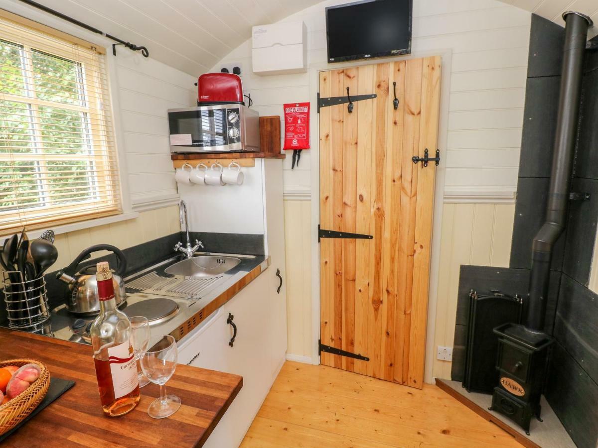 Shepherds Hut - The Crook Milford Haven Bagian luar foto
